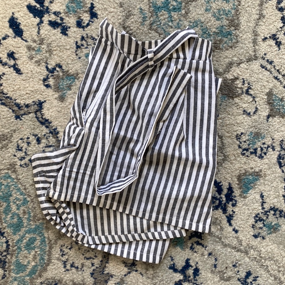 Linen high waisted shorts